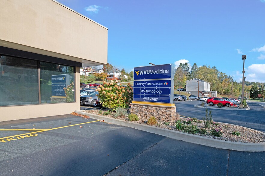 1377 Locust Ave, Fairmont, WV à vendre - Photo du bâtiment - Image 2 de 6