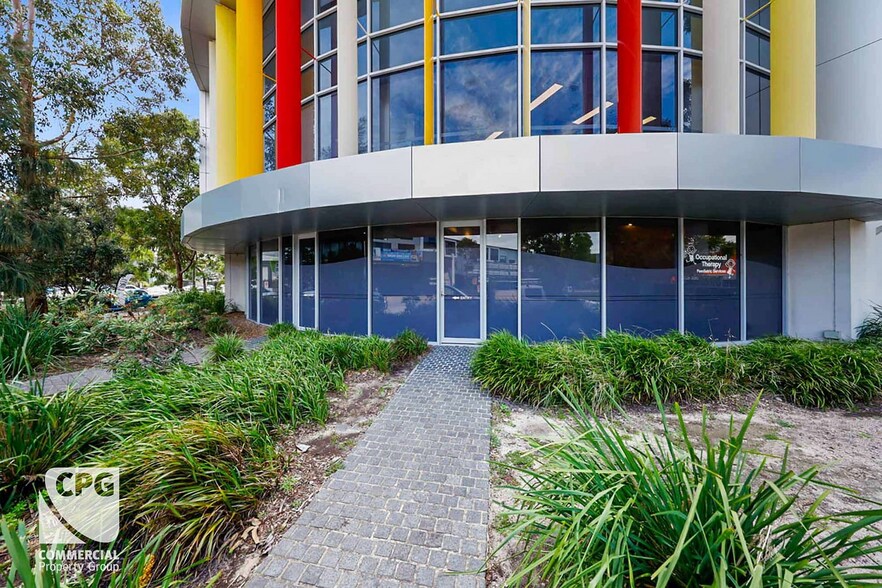 16 Wurrook Cct, Caringbah for sale - Building Photo - Image 3 of 4