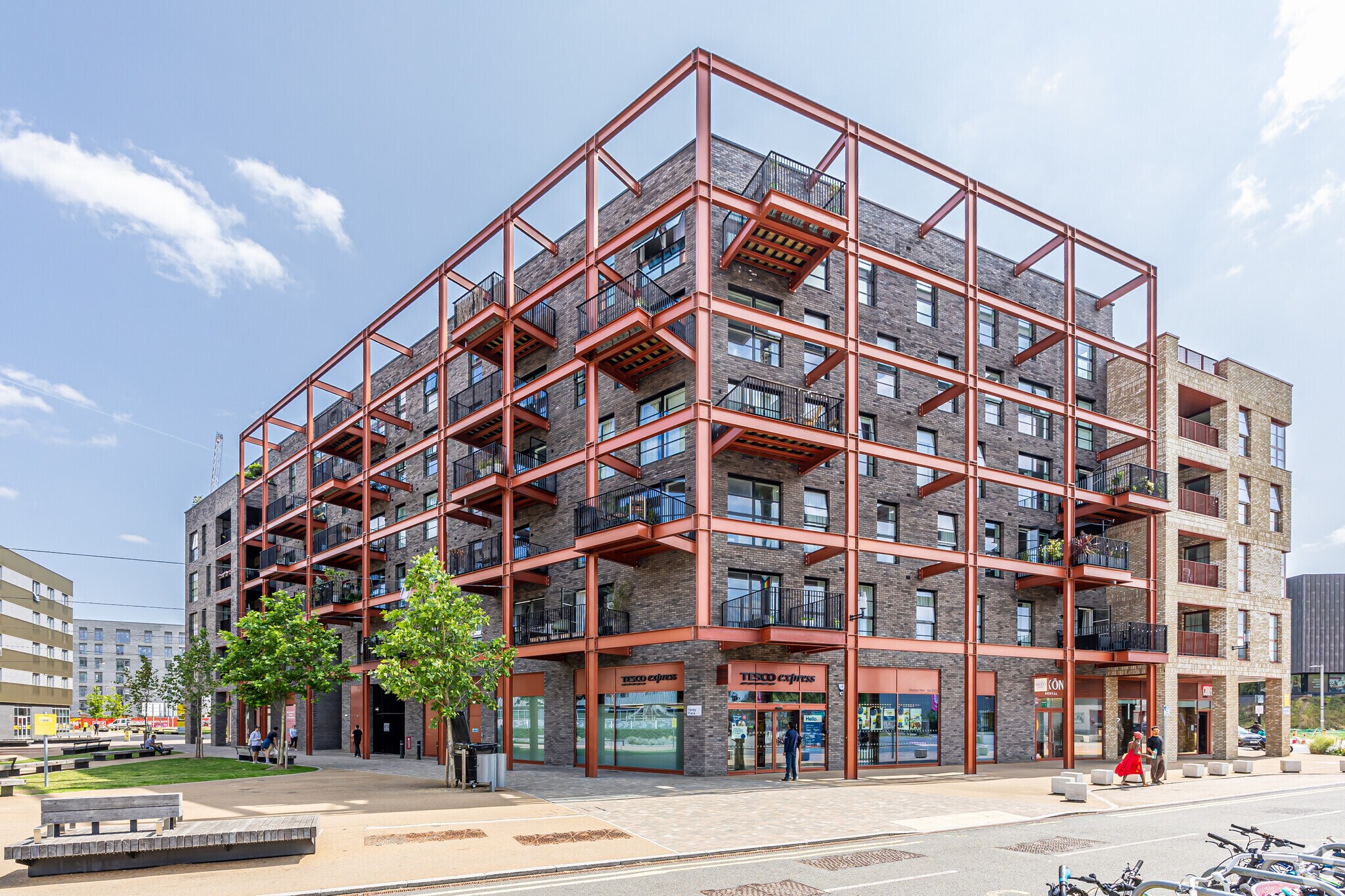 Waterden Rd, Londres à louer Photo du bâtiment- Image 1 de 11