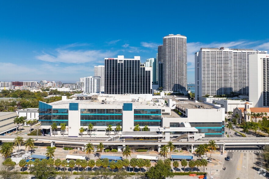 1501 Biscayne Blvd, Miami, FL à louer - Aérien - Image 2 de 21