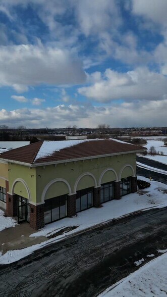 161st and LaGrange, Orland Park, IL à louer - Vidéo sur l’inscription commerciale - Image 2 de 13