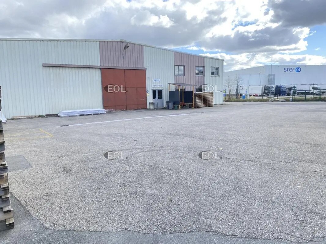 Industrial in Brignais for lease Building Photo- Image 1 of 13