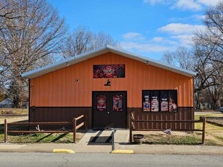 Plus de détails pour 215 Main St, Royalton, IL - Commerce de détail à vendre