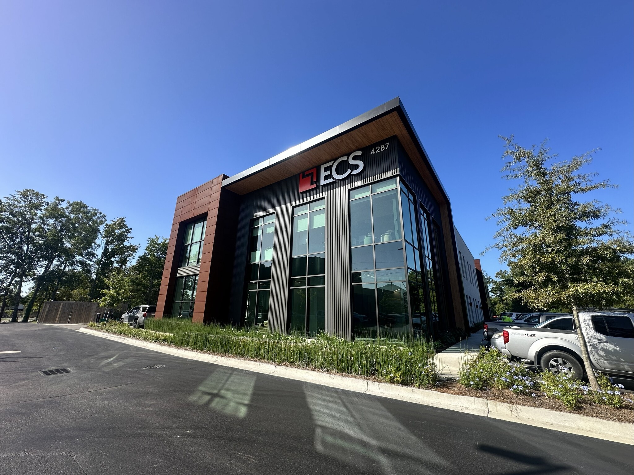 4287 Spruill Ave, North Charleston, SC for lease Building Photo- Image 1 of 7