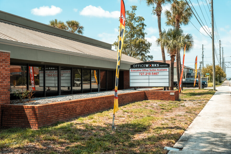 5666 Seminole Blvd, Seminole, FL for lease - Building Photo - Image 2 of 15