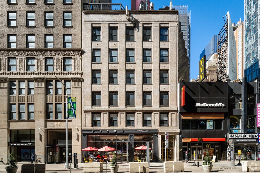 552 Seventh Ave, New York, NY for lease - Building Photo - Image 2 of 5