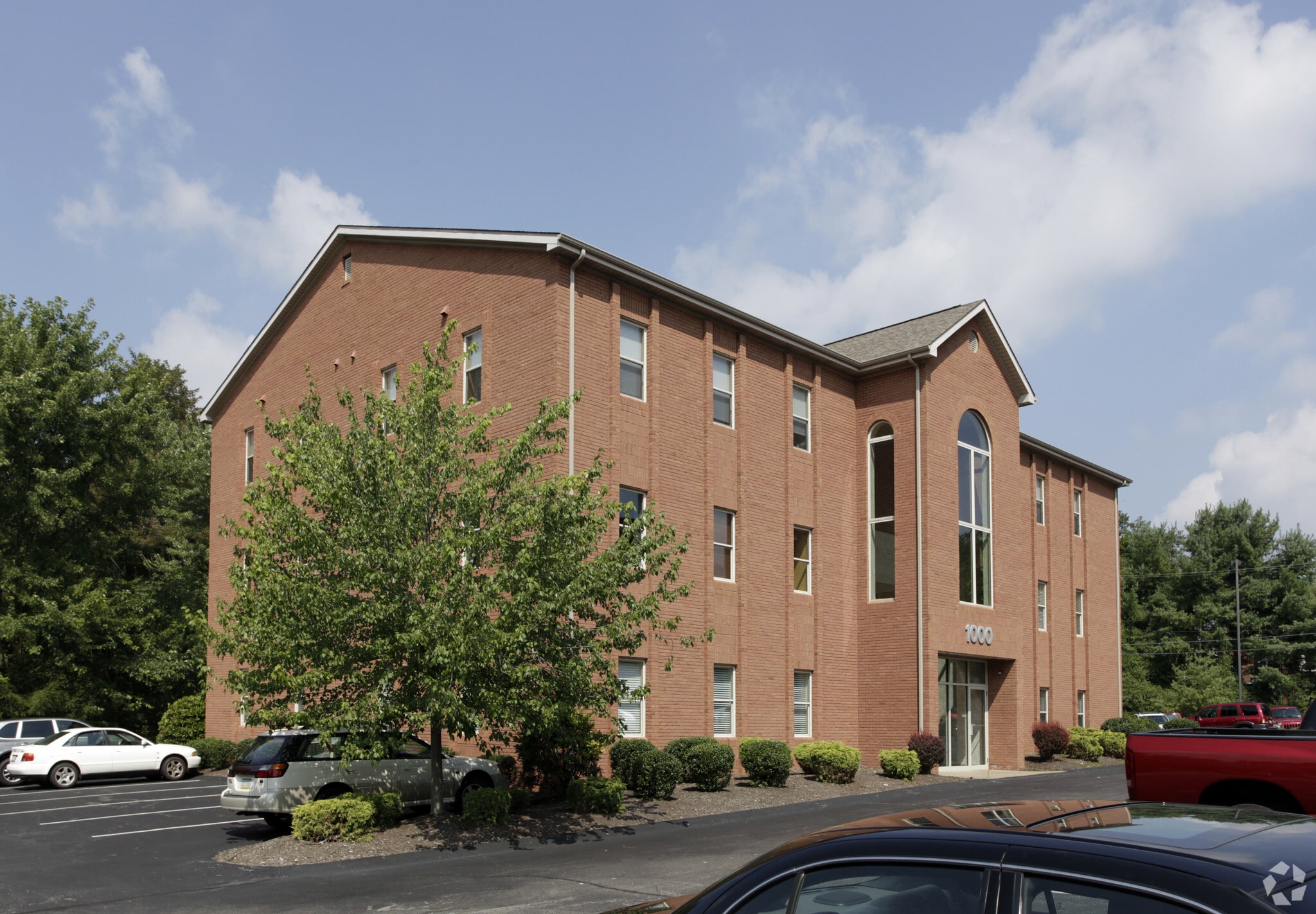 1000 Commerce Dr, Coraopolis, PA for sale Primary Photo- Image 1 of 4