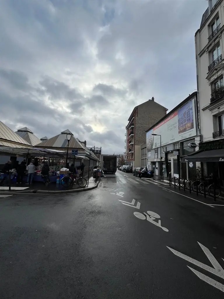 Retail in Boulogne-Billancourt for lease Building Photo- Image 1 of 3