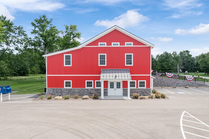 1225 Bell Rd, Chagrin Falls, OH à louer - Photo du bâtiment - Image 3 de 10