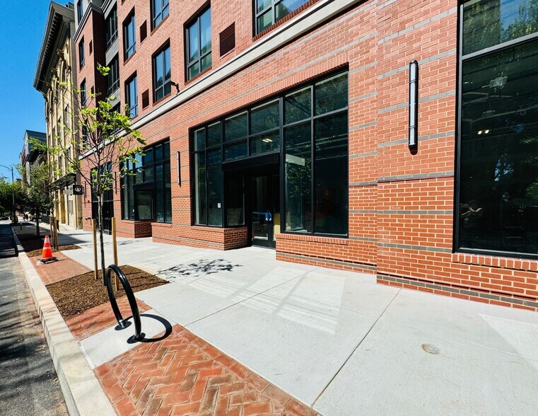 1 W Chestnut St, Lancaster, PA à louer - Photo du bâtiment - Image 3 de 27