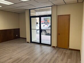 104-108 S Main St, Victoria, TX for lease Interior Photo- Image 2 of 9