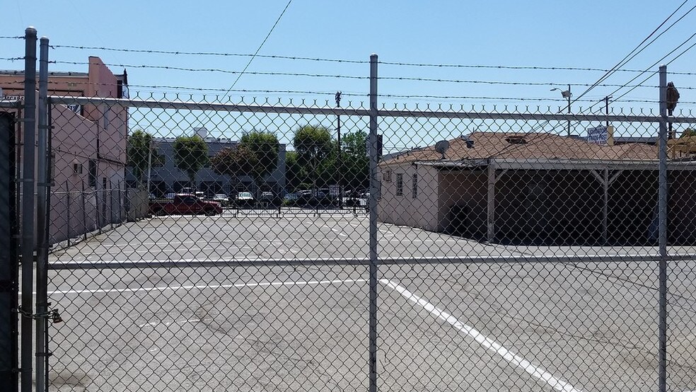 16129 Sherman Way, Van Nuys, CA à louer - Autre - Image 2 de 4