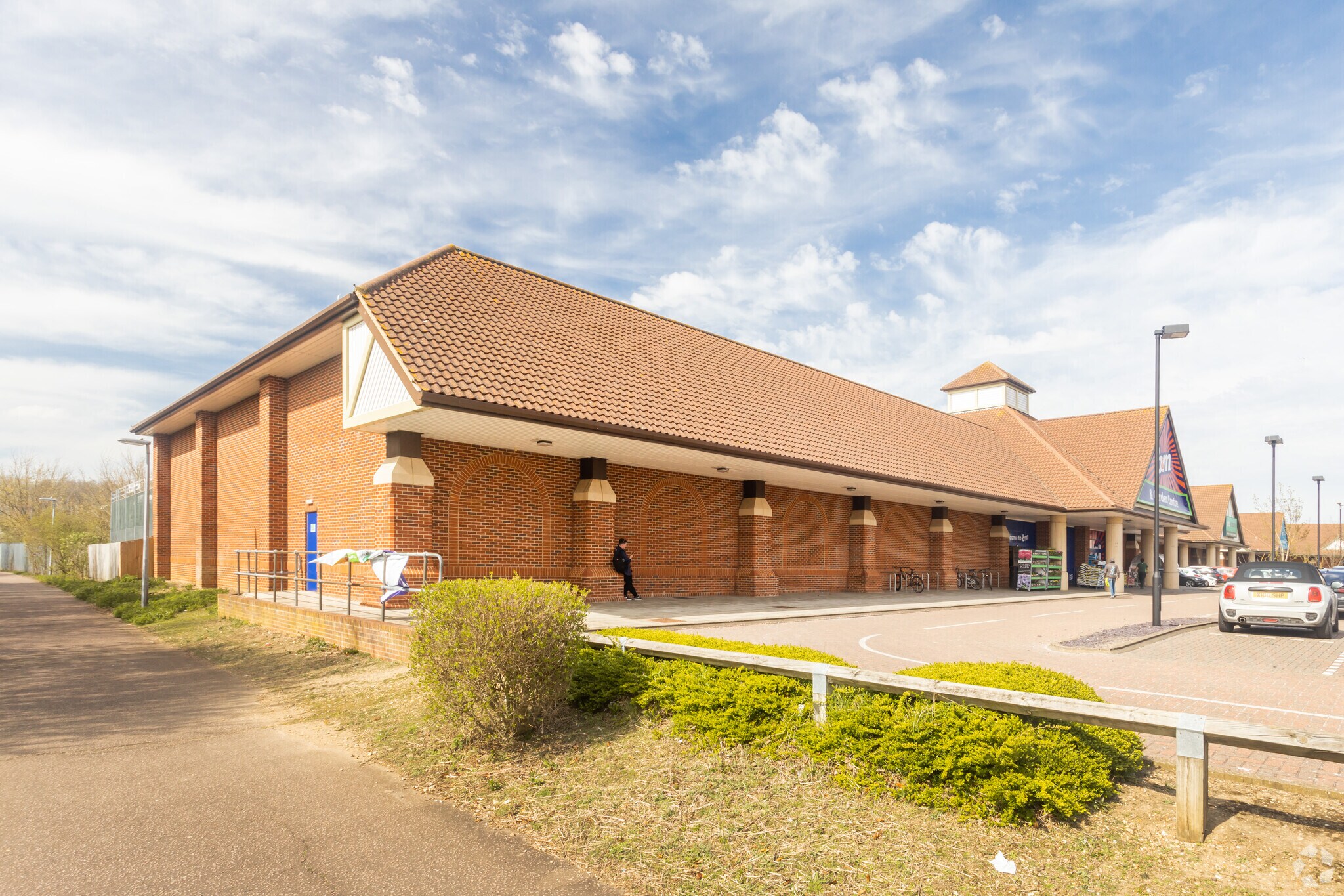 St Peters Rd, Huntingdon à louer Photo principale- Image 1 de 6