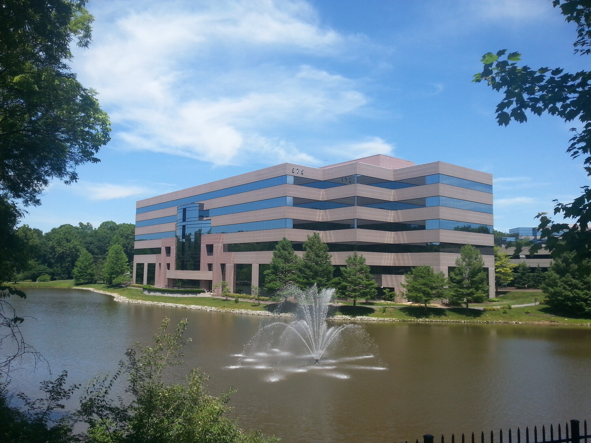 575 Maryville Centre Dr, Saint Louis, MO for lease Building Photo- Image 1 of 3