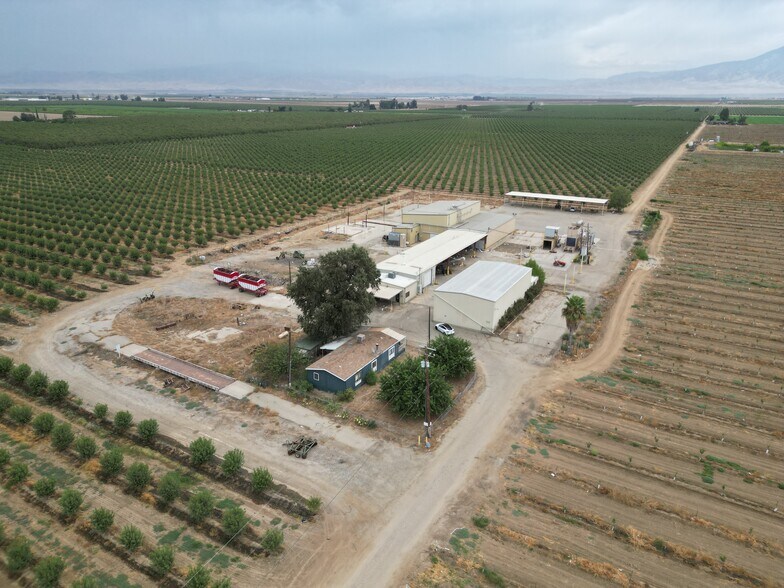 13649 Weedpatch Hwy, Bakersfield, CA à louer - Photo du bâtiment - Image 3 de 10