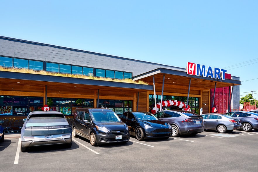 The Terminal at Ballard portfolio of 2 properties for sale on LoopNet.ca - Building Photo - Image 3 of 5