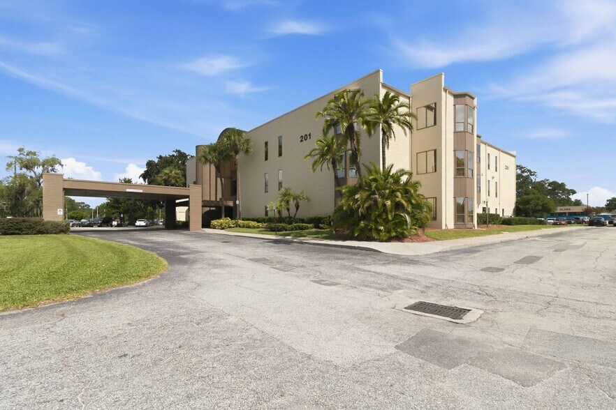 201 Hilda St, Kissimmee, FL à louer - Photo du bâtiment - Image 2 de 5