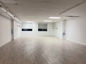 13553 Northern Blvd, Flushing, NY for lease Interior Photo- Image 2 of 4