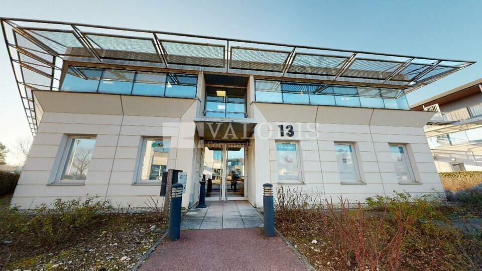 13 Rue Edison, Bron à vendre Photo du bâtiment- Image 1 de 8