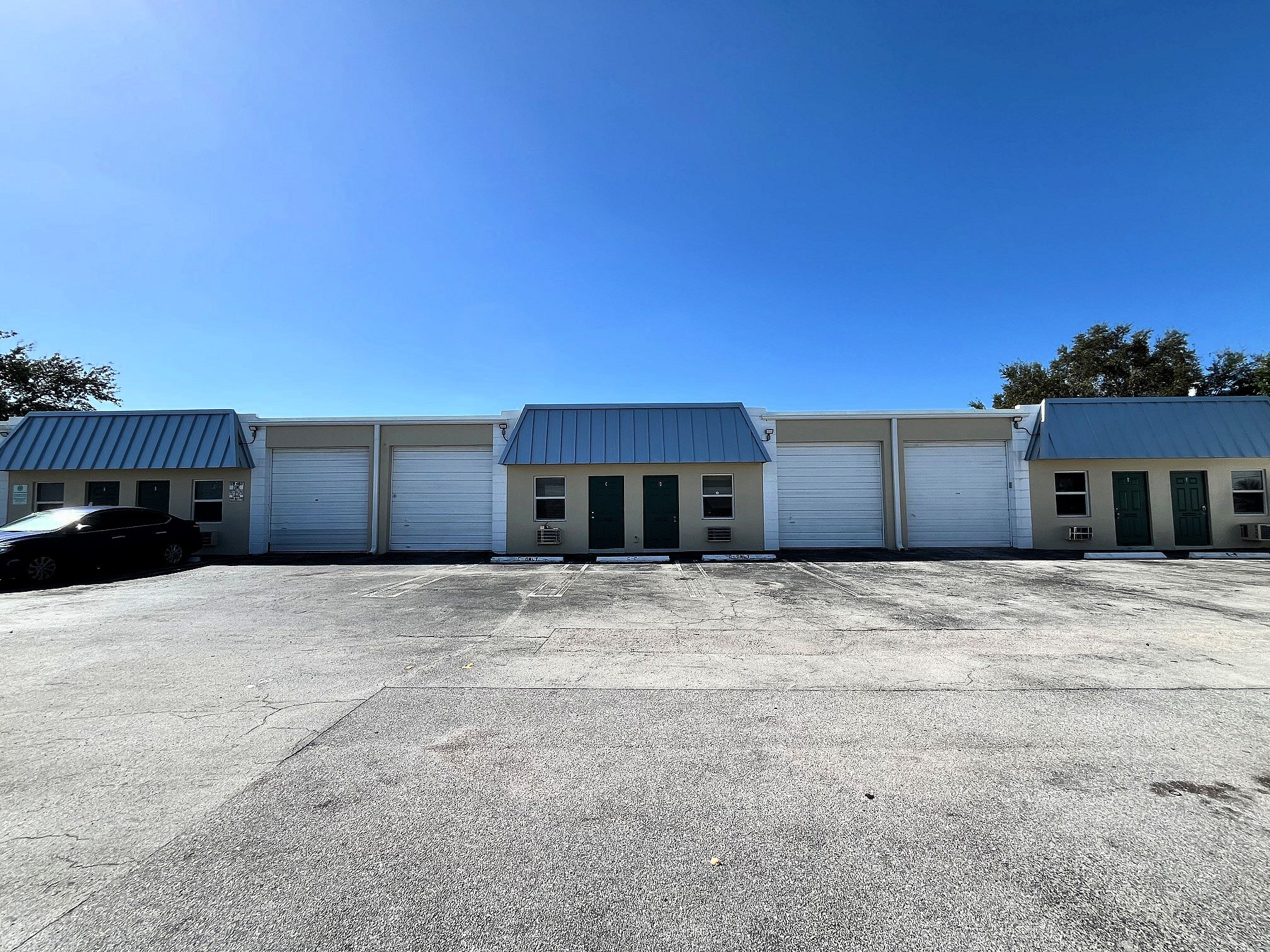 1451 SW 12th Ave, Pompano Beach, FL for lease Primary Photo- Image 1 of 9