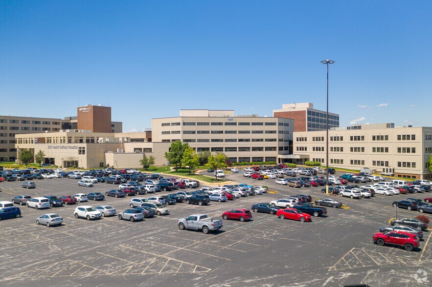 12277 DePaul Dr, Bridgeton, MO à louer - Photo du bâtiment - Image 3 de 4