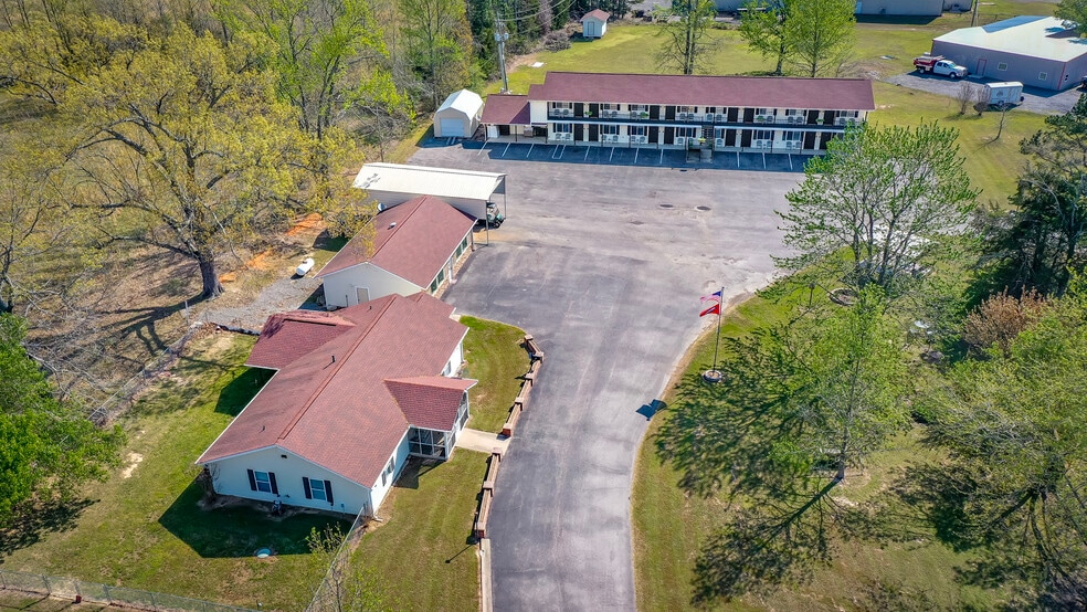 8546 Edgemont Rd, Greers Ferry, AR à vendre - Photo du bâtiment - Image 3 de 53