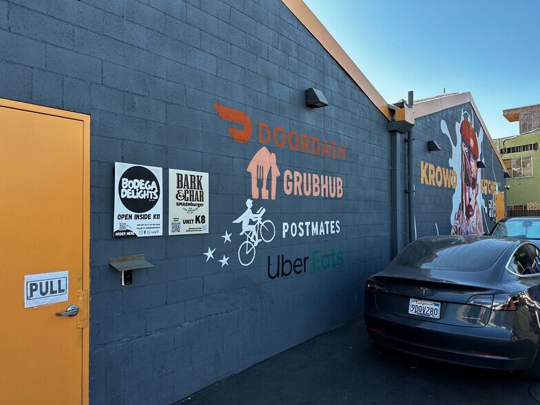 5524 Satsuma Ave, North Hollywood, CA à louer - Photo du bâtiment - Image 2 de 8