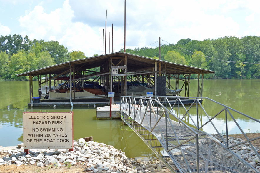 392 Cypress Creek Marina Rd, Linden, TN for sale - Primary Photo - Image 1 of 1