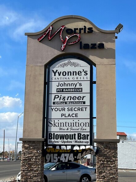 4760-4774 Doniphan Dr, El Paso, TX à louer - Photo du bâtiment - Image 3 de 4