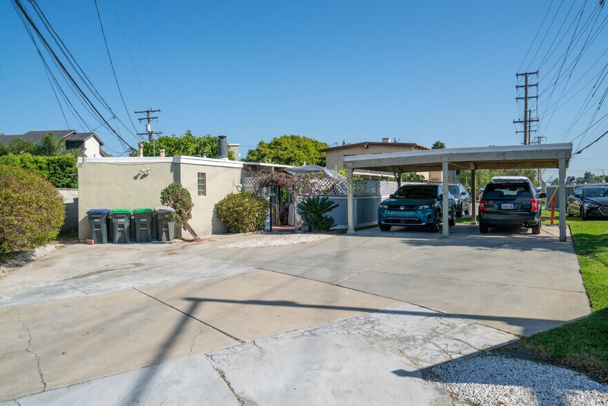 1124 Victoria St, Costa Mesa, CA à vendre - Photo du bâtiment - Image 2 de 20