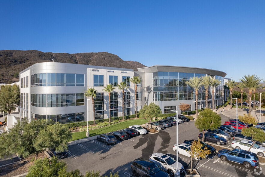 42500 Winchester Rd, Temecula, CA à louer - Photo principale - Image 1 de 9