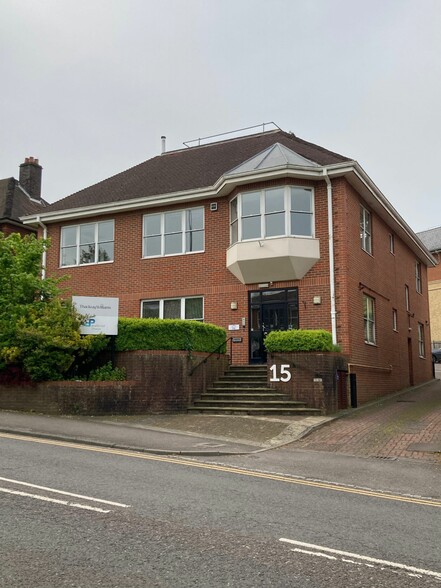 15 Pembroke Rd, Sevenoaks for lease - Primary Photo - Image 1 of 2