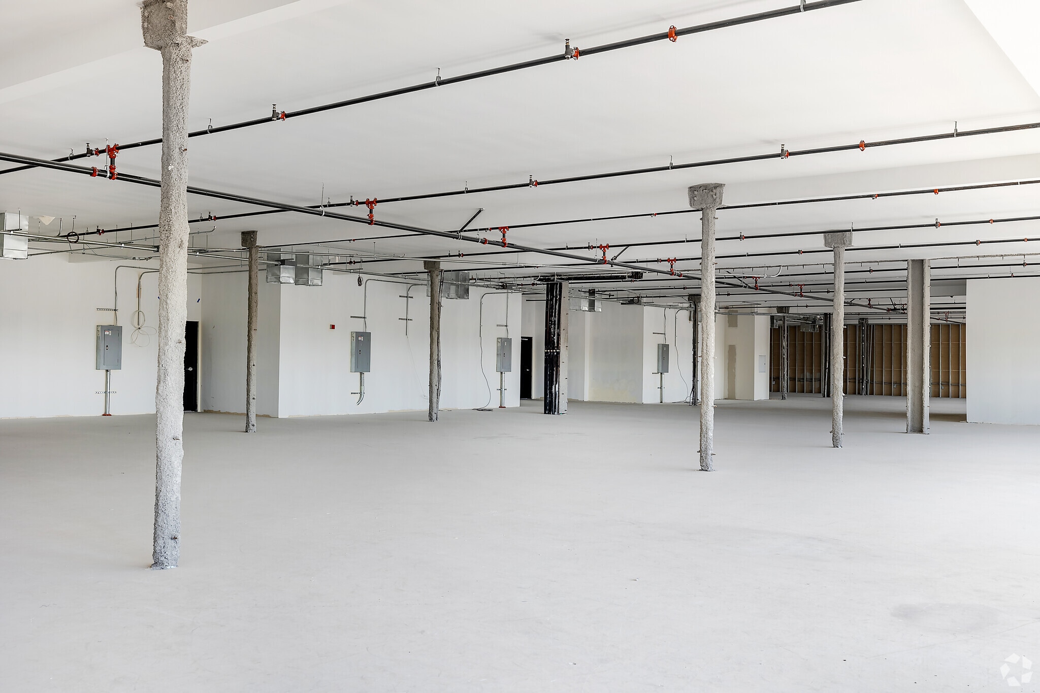 13755-13811 Roscoe Blvd, Panorama City, CA for lease Interior Photo- Image 1 of 5