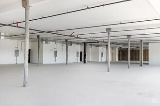 13755 Roscoe Blvd, Panorama City, CA for lease Interior Photo- Image 2 of 6