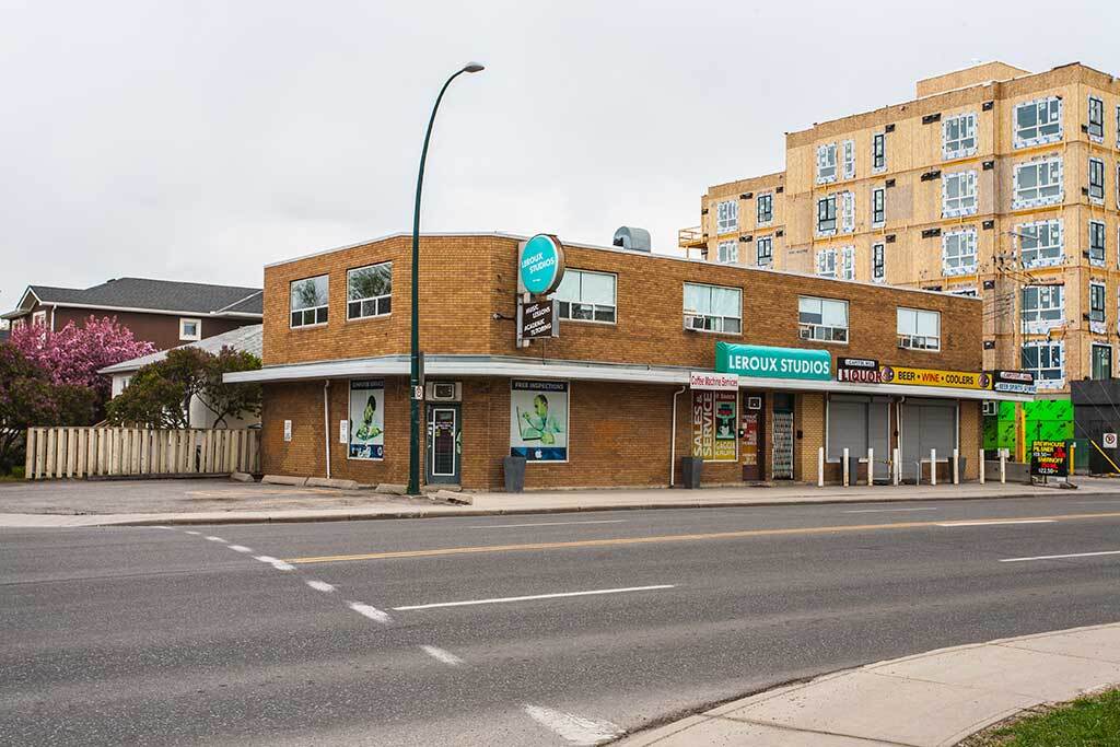 2116 14 St NW, Calgary, AB à vendre Photo du bâtiment- Image 1 de 1