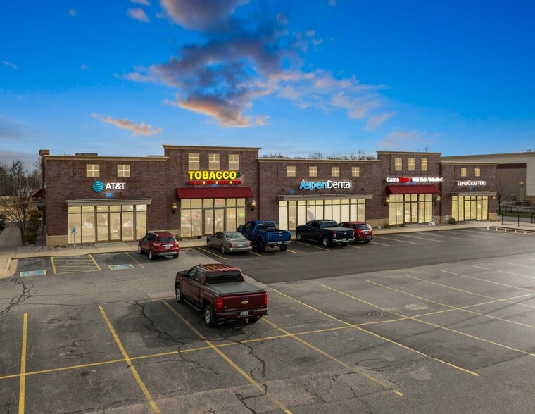 226061-226011 Rib Mountain Dr, Wausau, WI for lease - Building Photo - Image 1 of 6