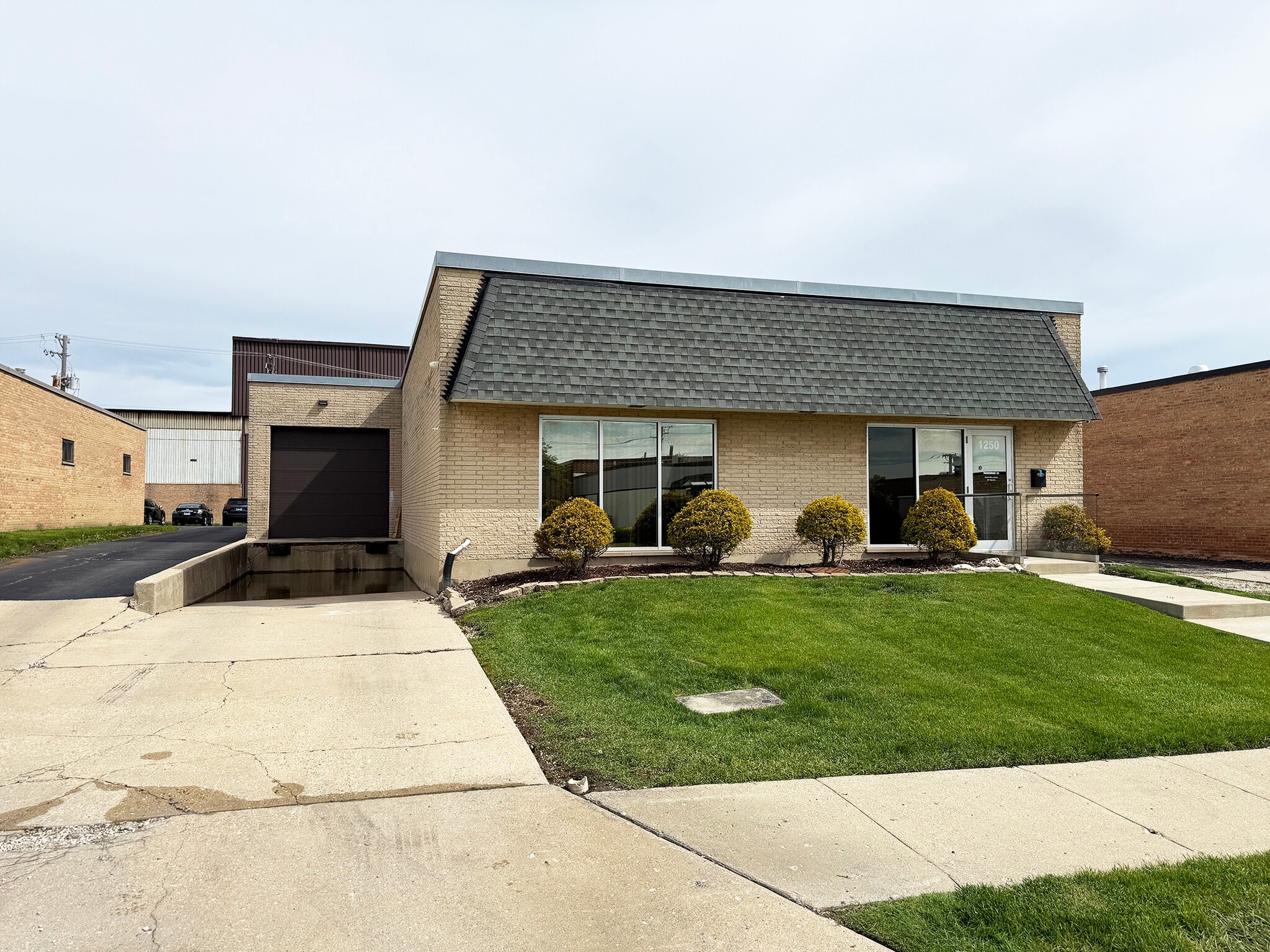 1250 Jarvis Ave, Elk Grove Village, IL for lease Building Photo- Image 1 of 9