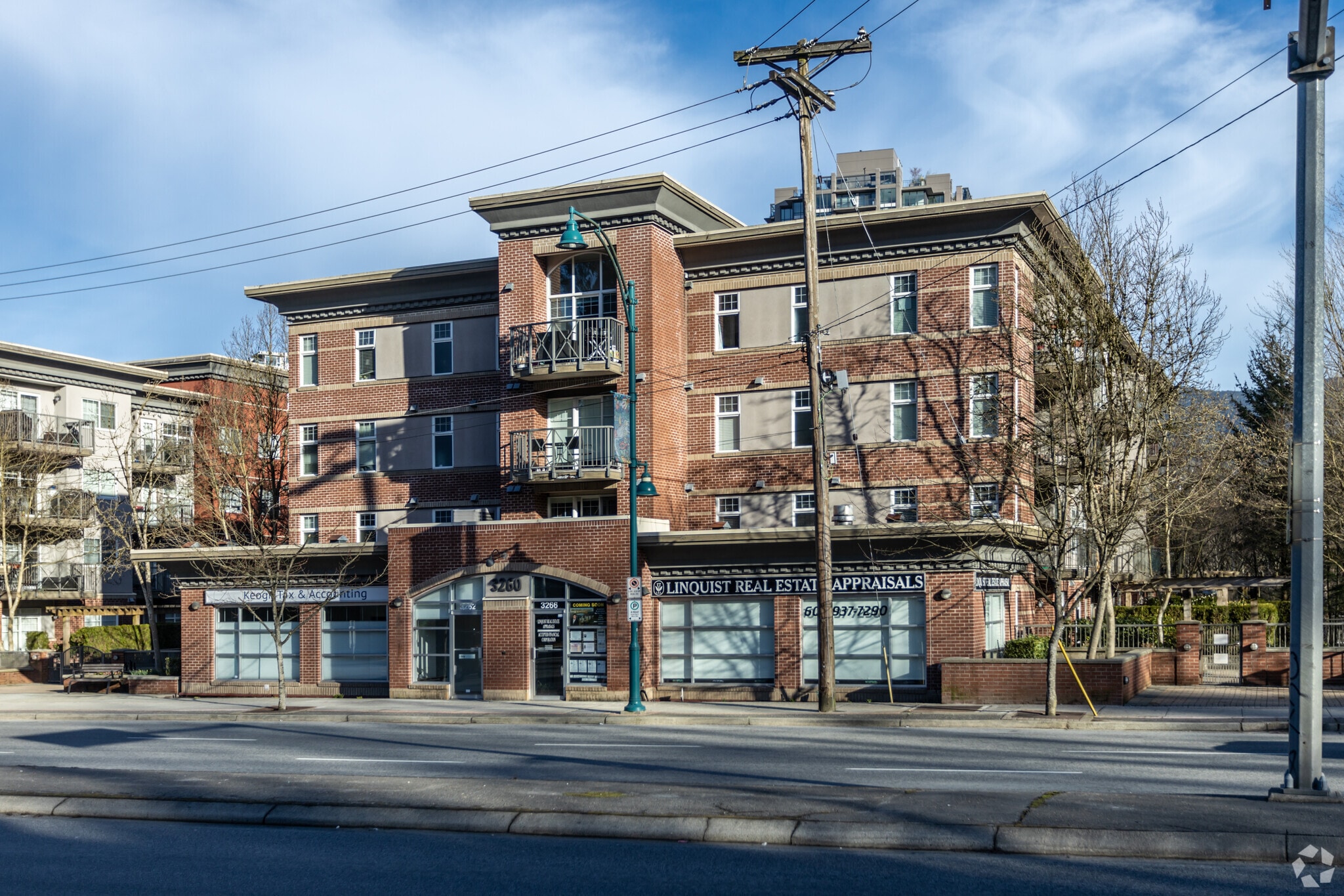 3262-3266 St Johns St, Port Moody, BC à vendre Photo du bâtiment- Image 1 de 3