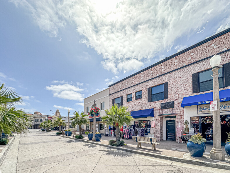 303 Main St, Newport Beach, CA à louer - Photo du b timent - Image 3 de 15