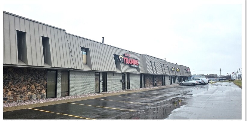 34800-34842 Mound Rd, Sterling Heights, MI à louer - Photo du bâtiment - Image 2 de 2