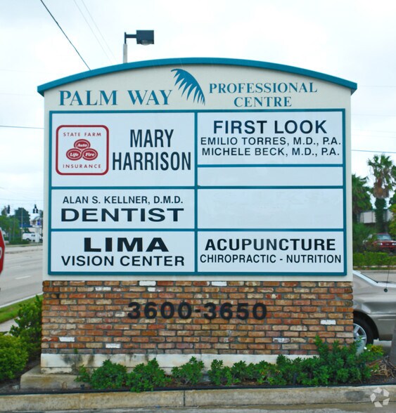 3600-3650 Forest Hill Blvd, West Palm Beach, FL à louer - Photo du bâtiment - Image 3 de 8