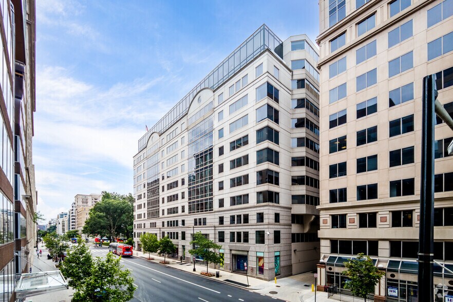 901 15th St NW, Washington, DC à louer - Photo du bâtiment - Image 2 de 16