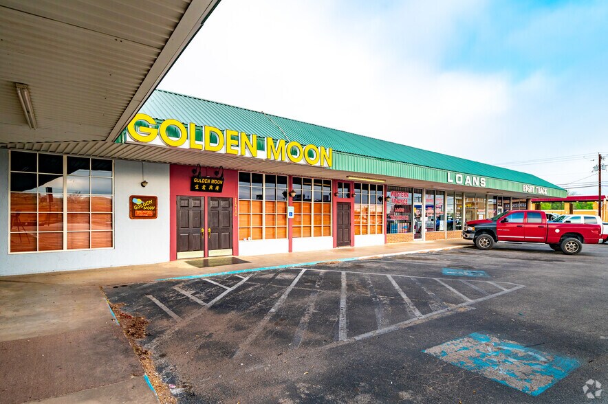 1402-1418 S Main St, Weatherford, TX for lease - Building Photo - Image 2 of 15