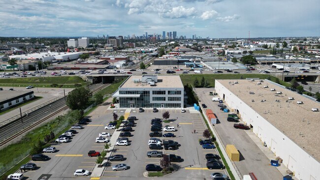 Plus de détails pour 7005 Fairmount Dr SE, Calgary, AB - Bureau à vendre