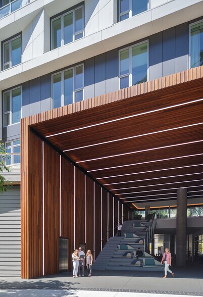 12101 W Olympic Blvd, Los Angeles, CA à louer - Photo du bâtiment - Image 1 de 12