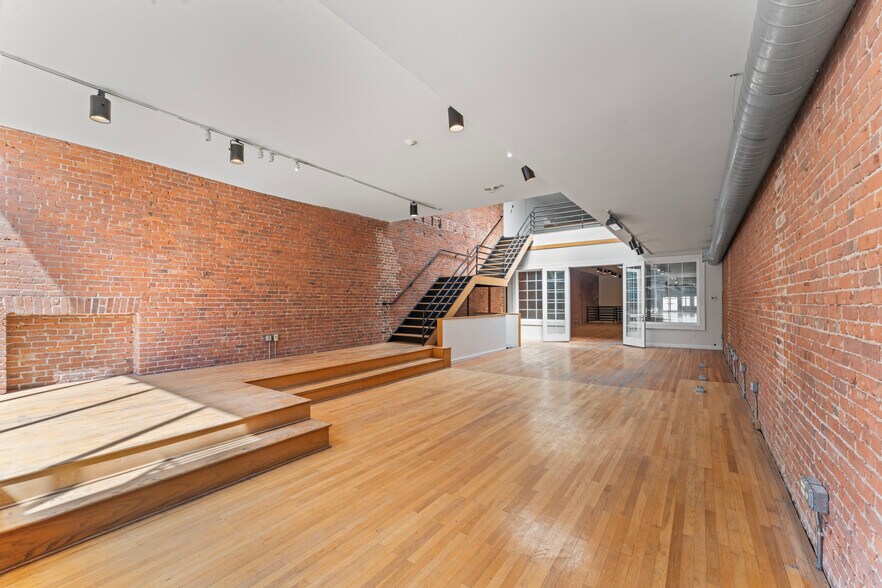 262 Atlantic St, Stamford, CT à louer - Photo du bâtiment - Image 2 de 21