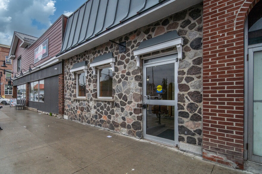 58 Dundas St E, Napanee, ON for sale - Building Photo - Image 2 of 25