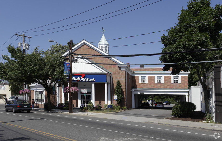 1572 New York Ave, Huntington Station, NY for sale - Primary Photo - Image 1 of 1