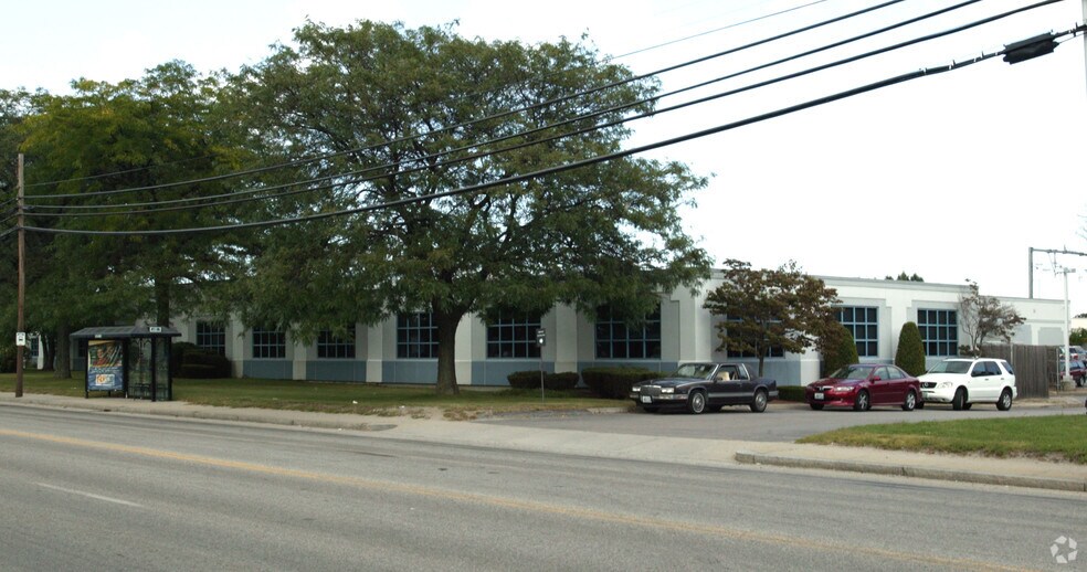480 Jefferson Blvd, Warwick, RI à vendre - Photo du bâtiment - Image 2 de 15