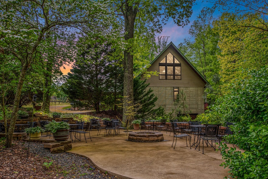 8215 Oak Crest Dr, King George, VA for sale - Primary Photo - Image 2 of 29